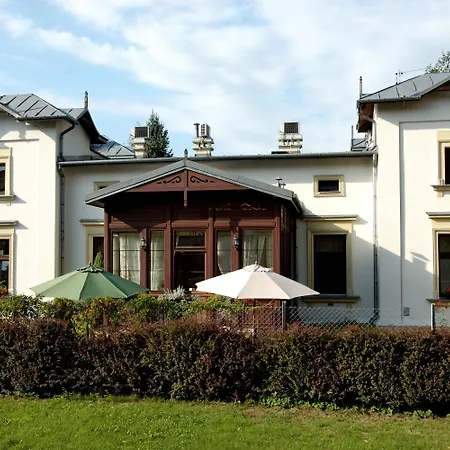 U Pana Cogito ゲストハウス 3*